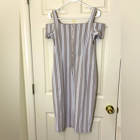 NWOT Calvin Klein Beige Stripes Cold Shoulder Dress Size 6 - Picture 3 of 6
